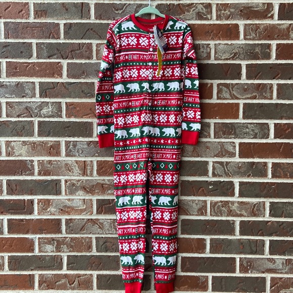B1G2F 🚨 Hatley one piece Christmas themed pjs - Picture 2 of 6